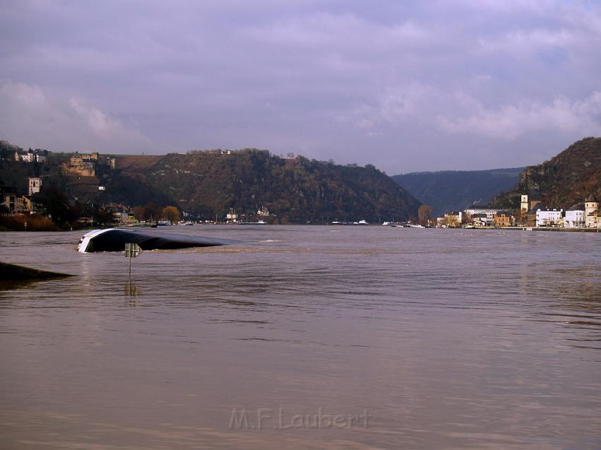 Schiff gesunken St Goarhausen Loreley P013.jpg